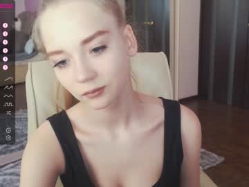girl Live Sex Cams with nikole_shinebaby
