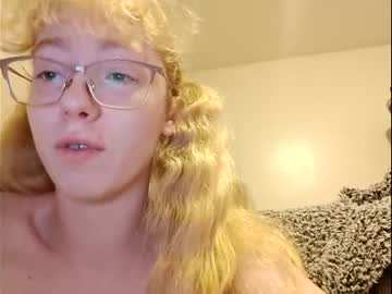girl Live Sex Cams with blonde_katie