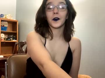 girl Live Sex Cams with slender_the_potato