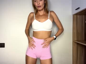 girl Live Sex Cams with emma_rouz_